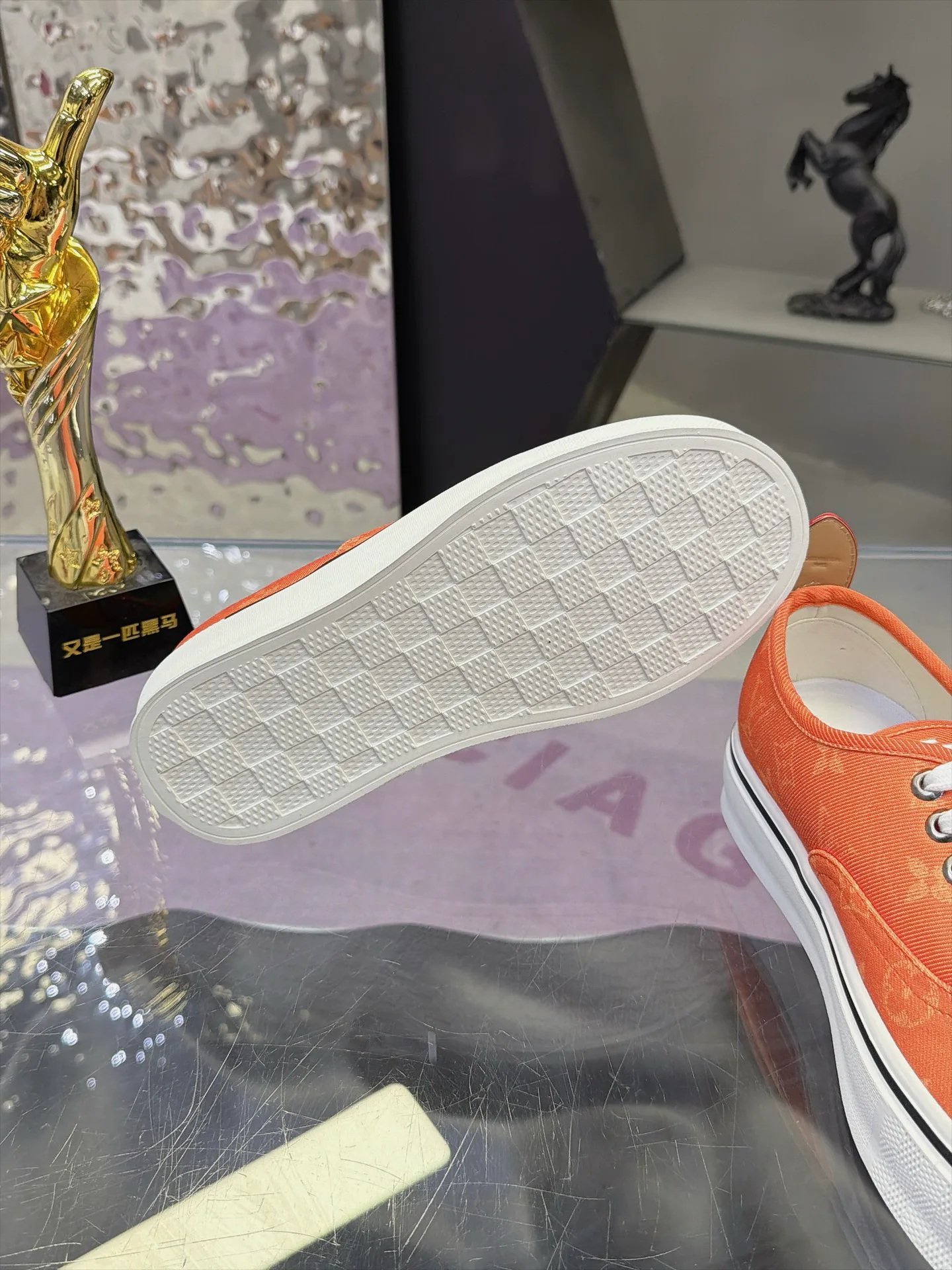 Men's Sneakers LOUIS VUITTON 17930903