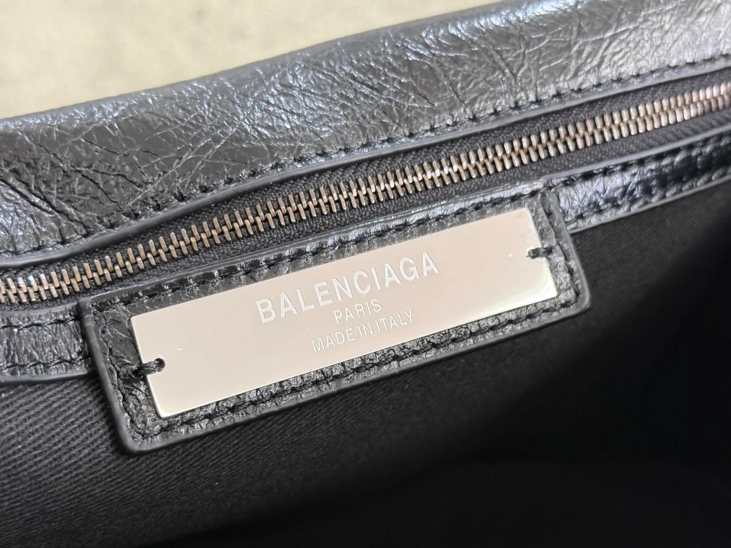 Классические Сумки Женские Balenciaga 18608625