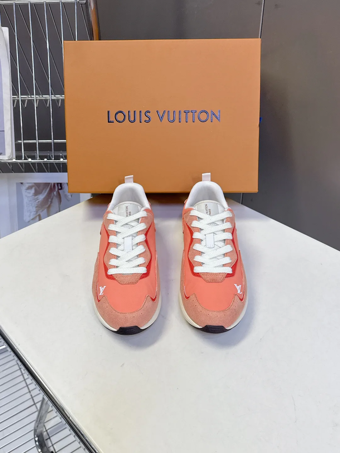 Men's Sneakers LOUIS VUITTON 18404684