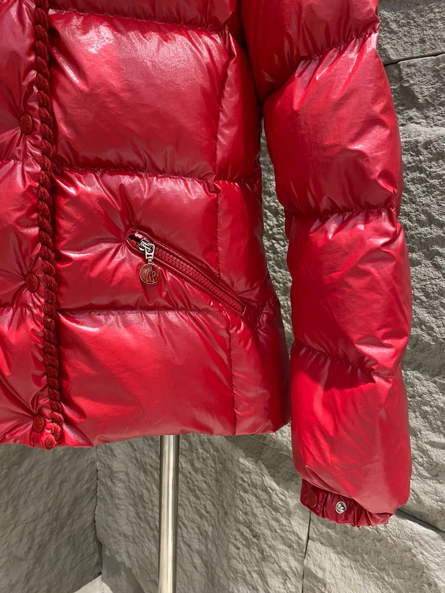 Women's Jackets And Down Jackets MONCLER 18326244