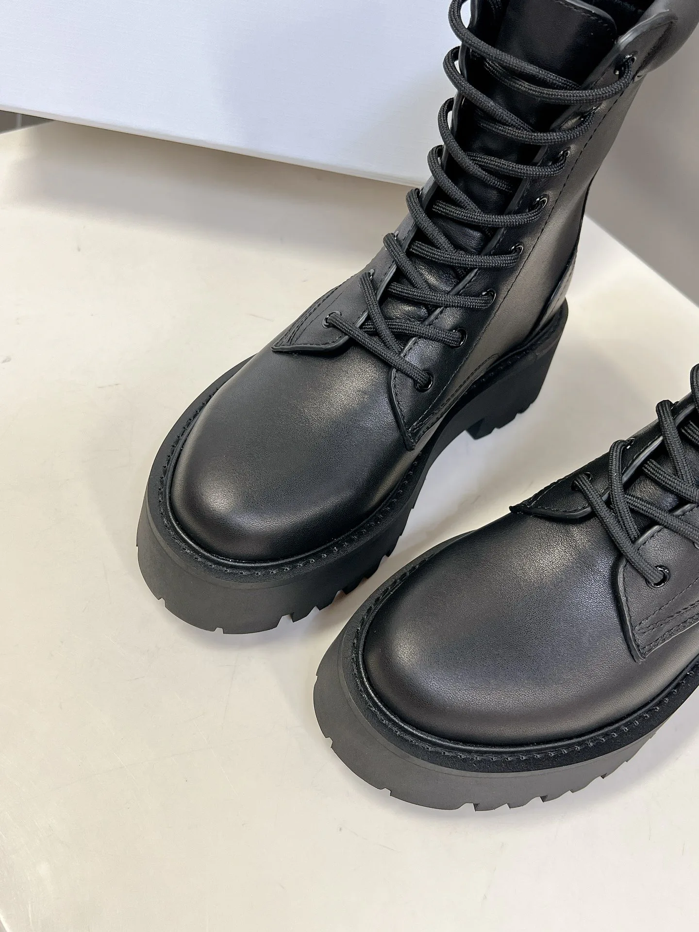 Women's Ankle Boots CELINE 18005914