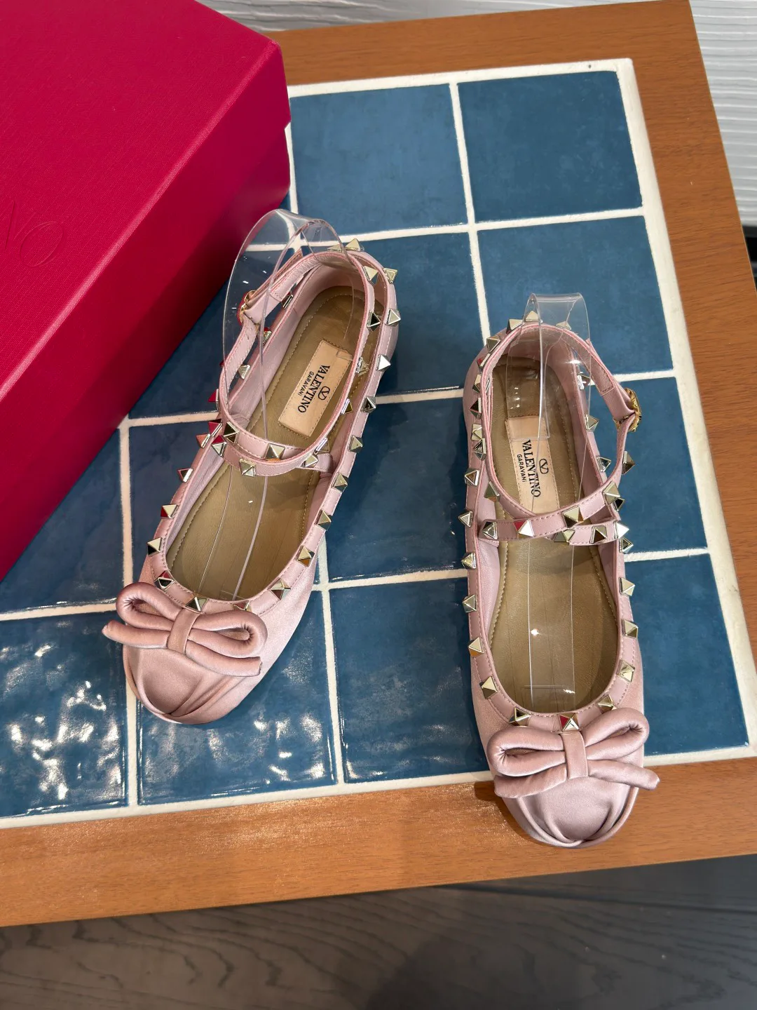 Women's Ballet Flats VALENTINO 18125369