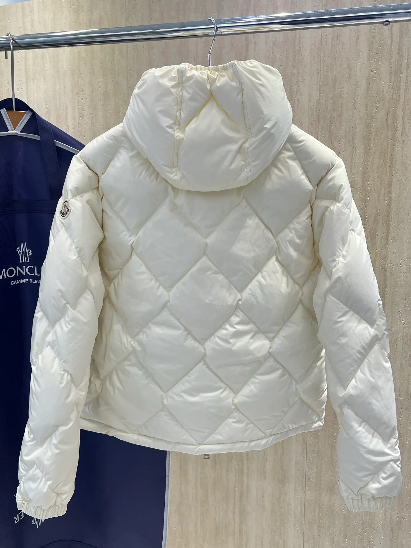 Куртки И Пуховики Мужские Moncler 18634272