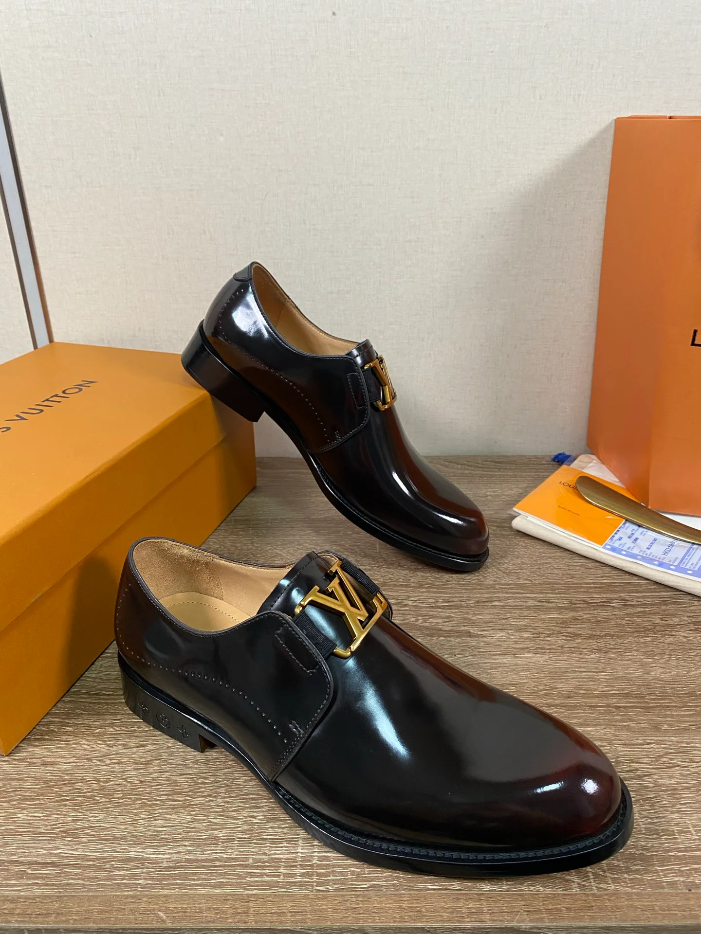 Men's Loafers And Dress Shoes LOUIS VUITTON 18078686