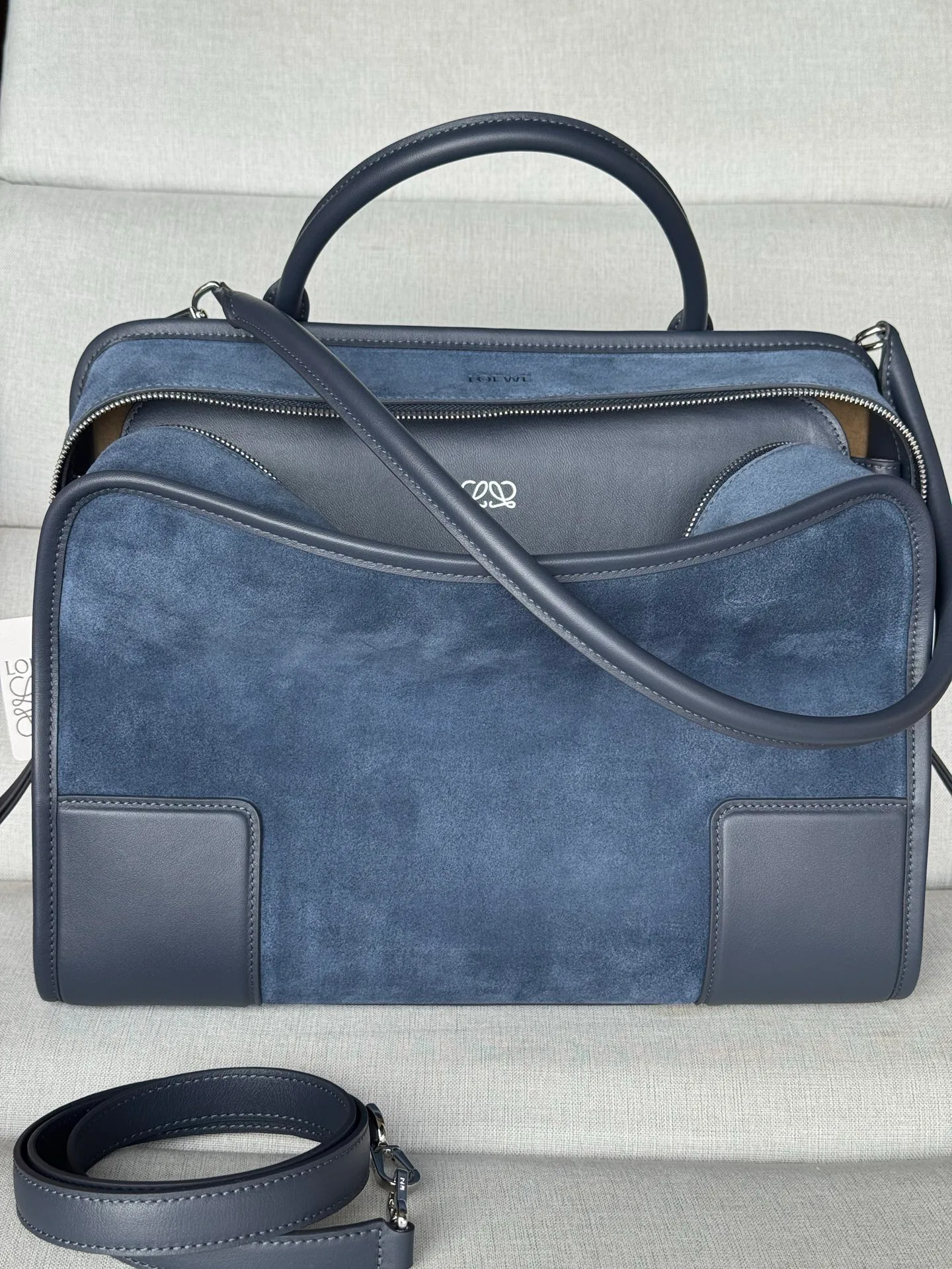 Women's Classic Handbags LOEWE 18482786