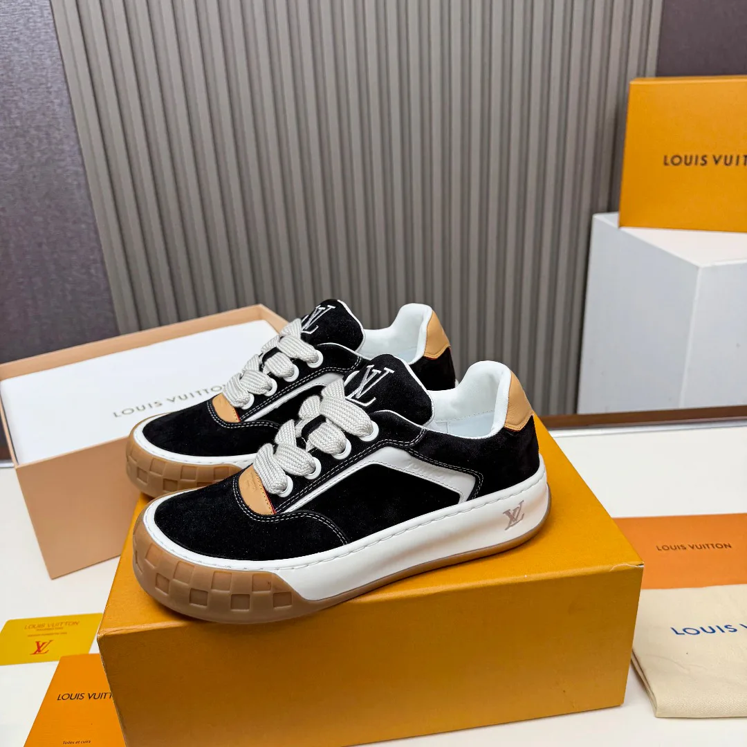 Men's Sneakers LOUIS VUITTON 18265135