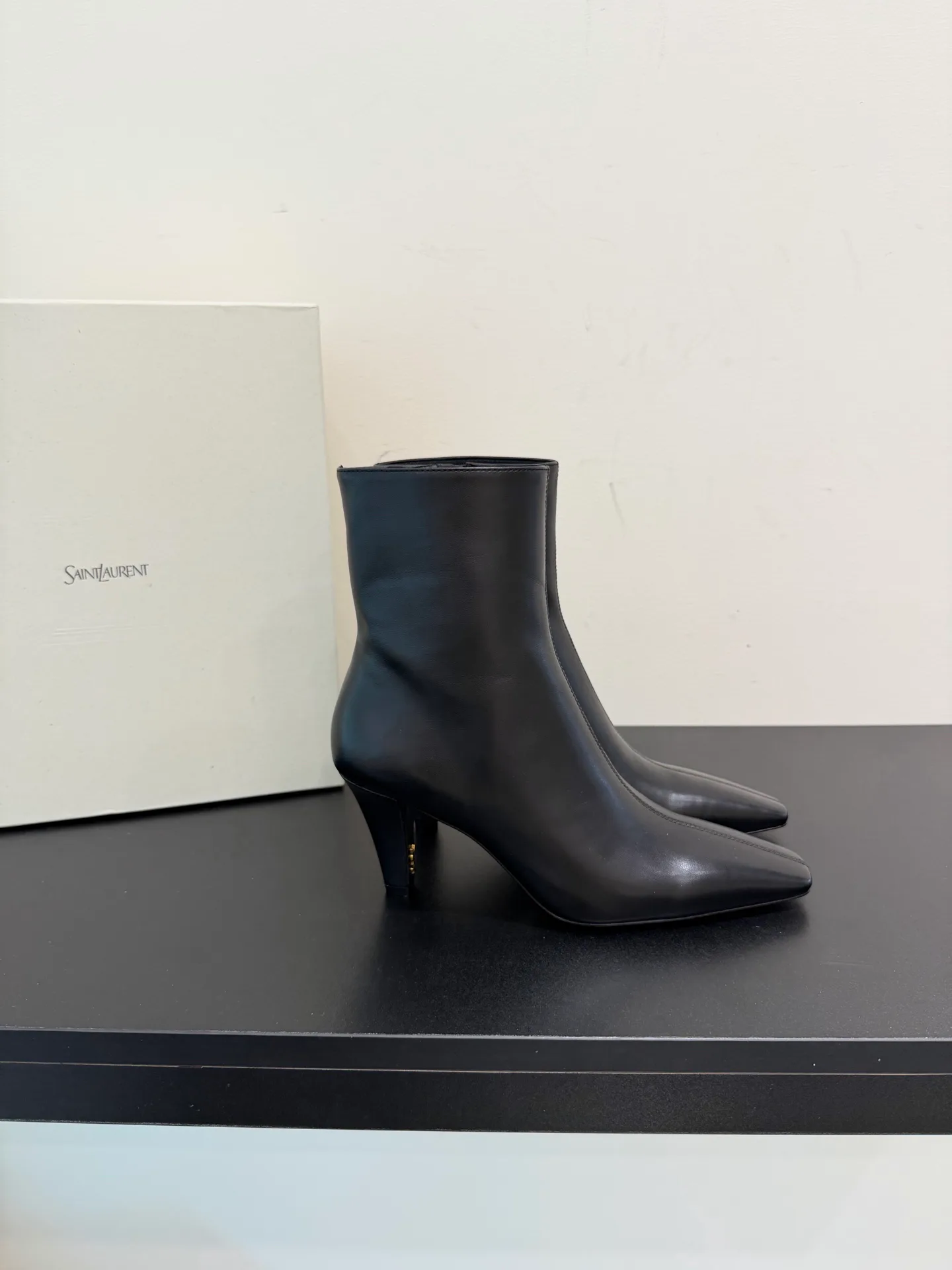 Women's Booties SAINT LAURENT 18244951