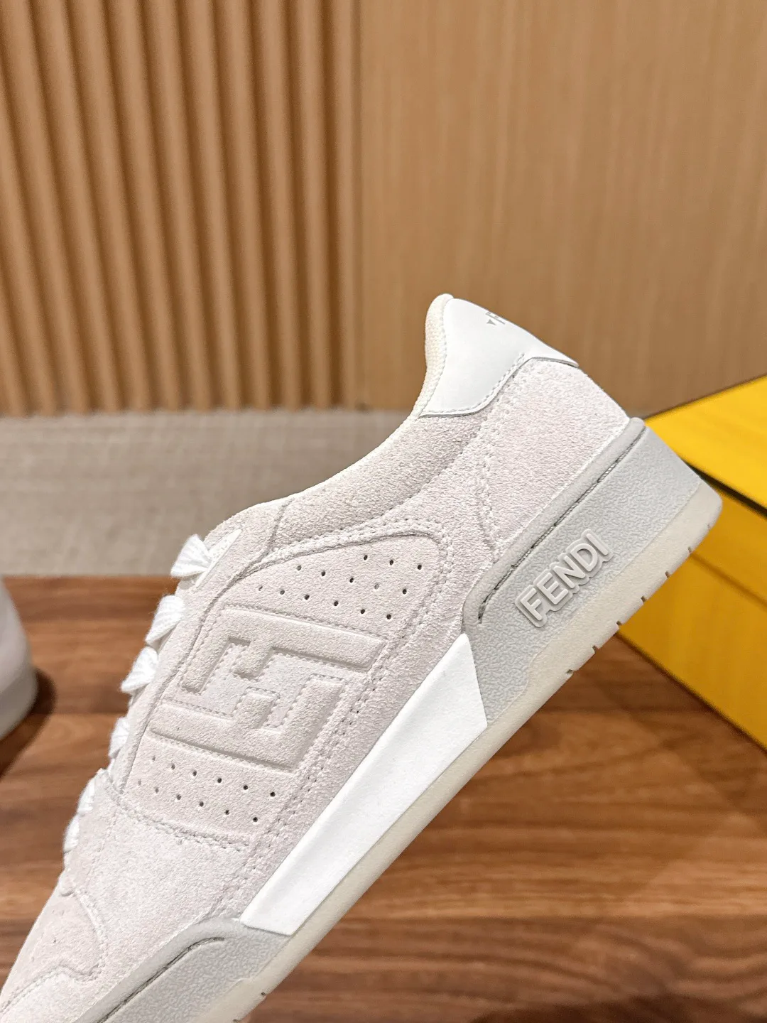 Women's Sneakers FENDI 17799444