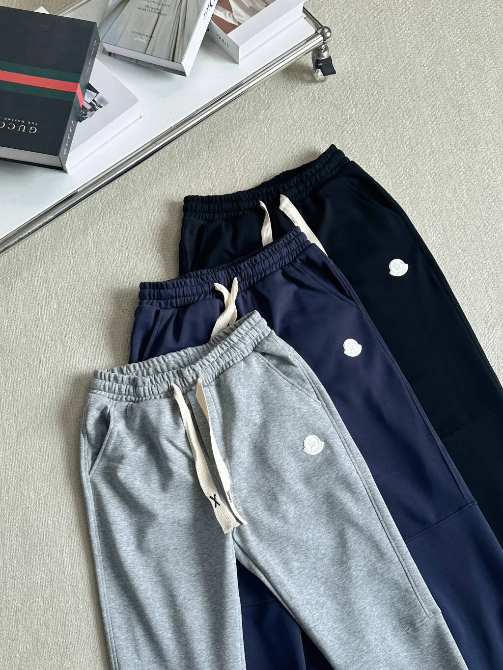 Men's Trousers MONCLER 18069073
