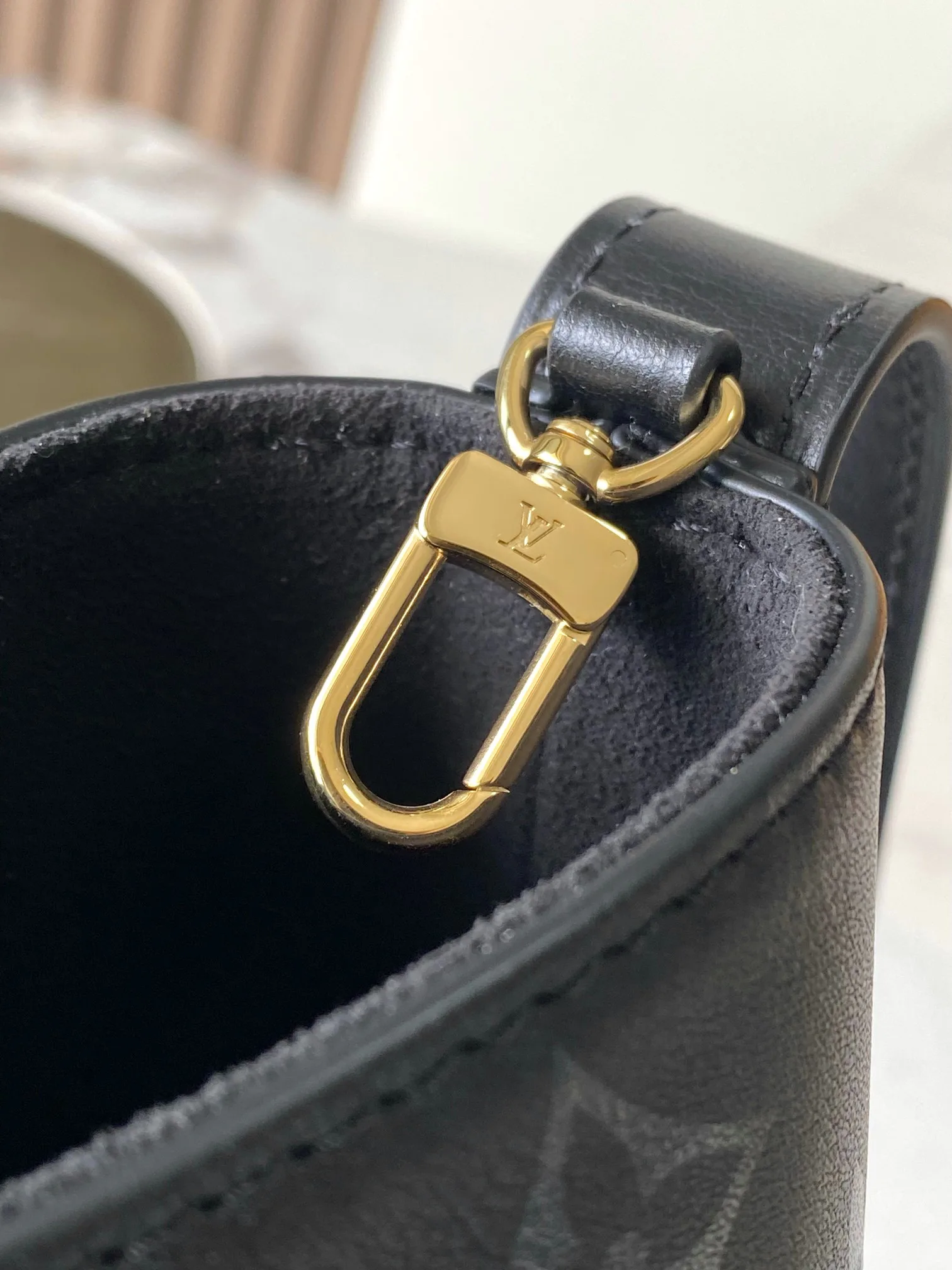 Women's Classic Handbags LOUIS VUITTON 18521042