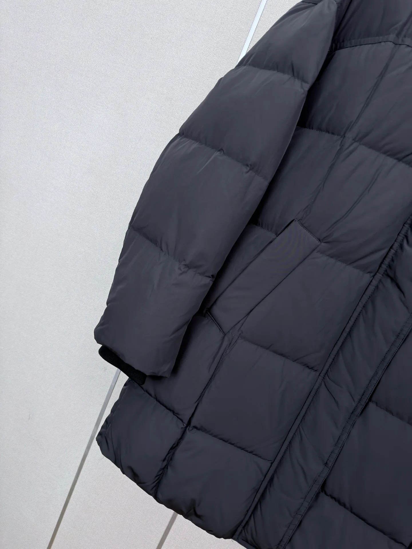 Women's Jackets And Down Jackets PRADA 18402405