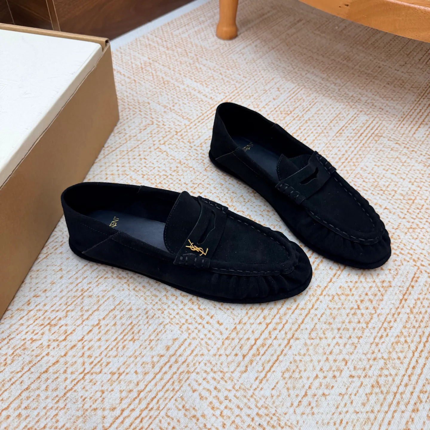 Women's Loafers And Moccasins SAINT LAURENT 18104179