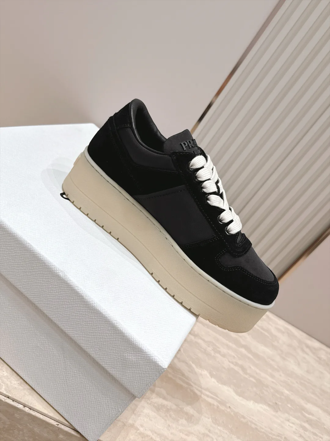 Кроссовки Женские Prada 18685937