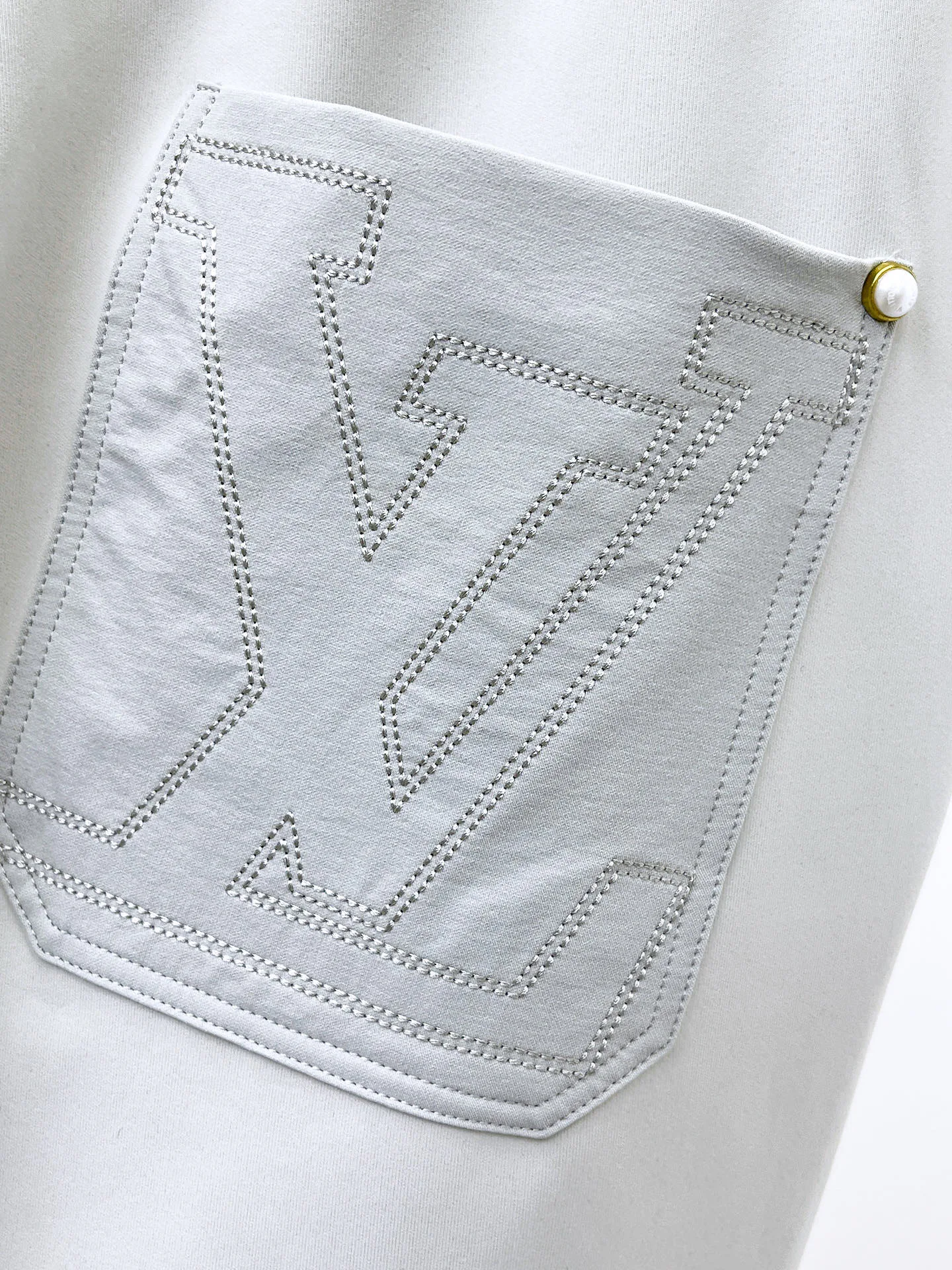 Men's Trousers LOUIS VUITTON 18399332