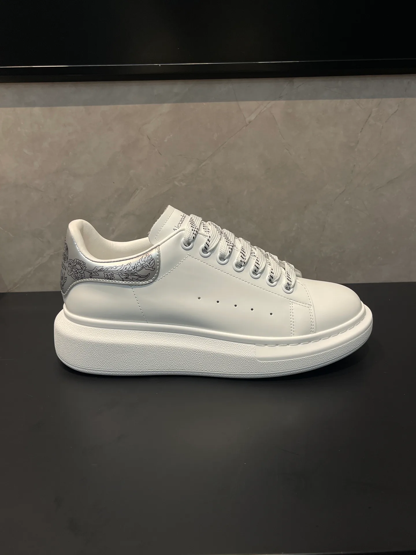 Women's Sneakers ALEXANDER MCQUEEN 18363933