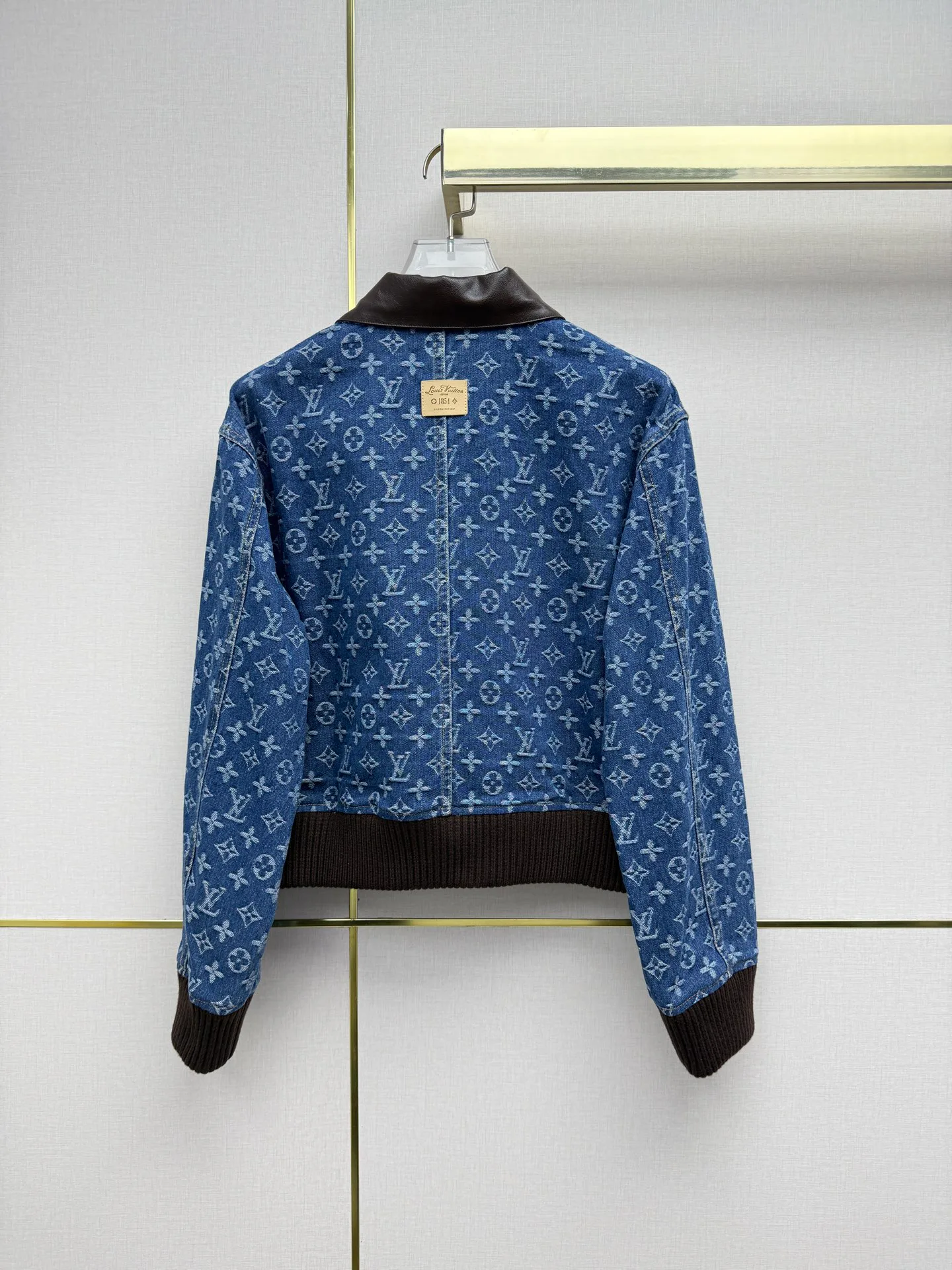 Women's Jackets And Down Jackets LOUIS VUITTON 18451126