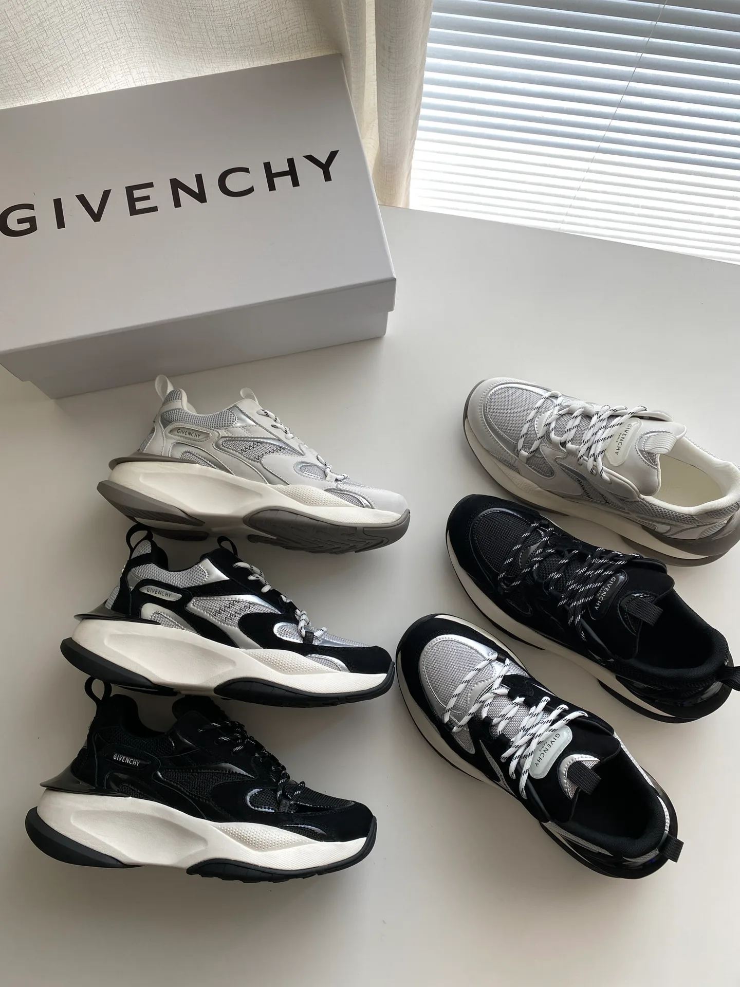 Men's Sneakers GIVENCHY 18417386
