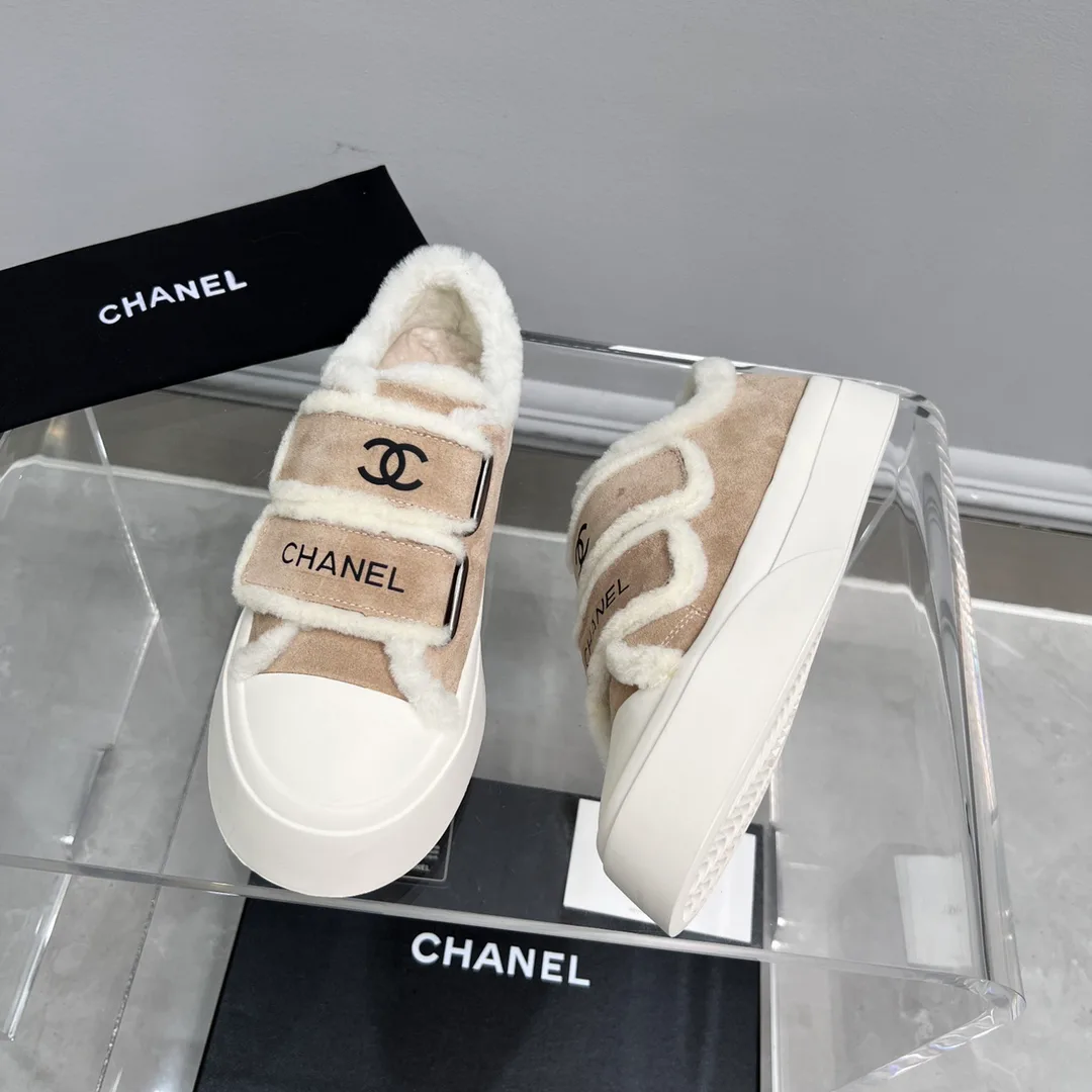 Кроссовки Женские Chanel 18678674