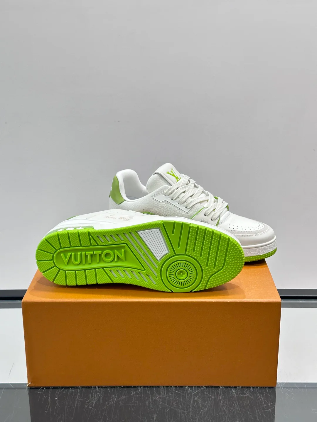 Men's Sneakers LOUIS VUITTON 17811168