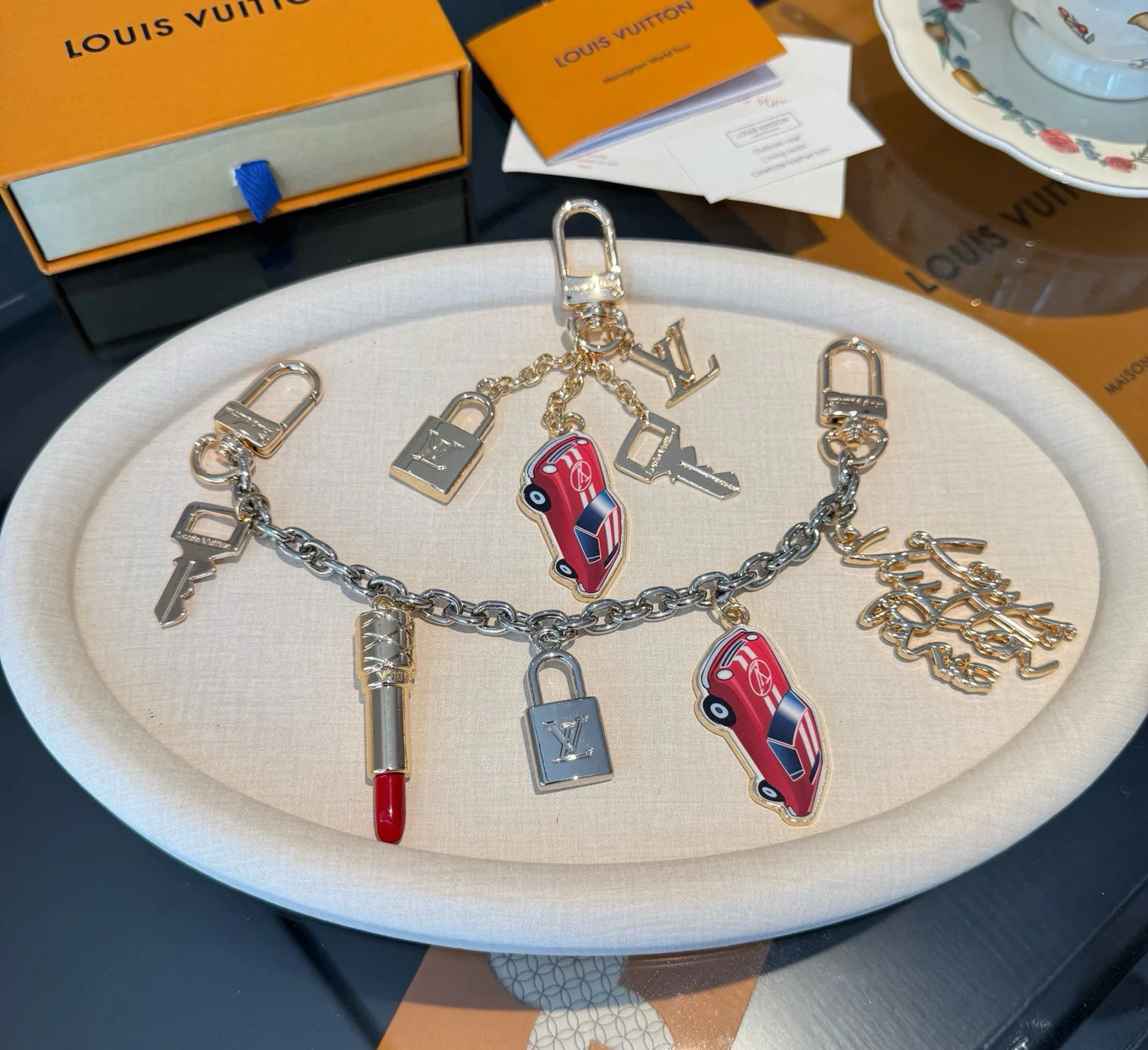Key Cases LOUIS VUITTON 18013280