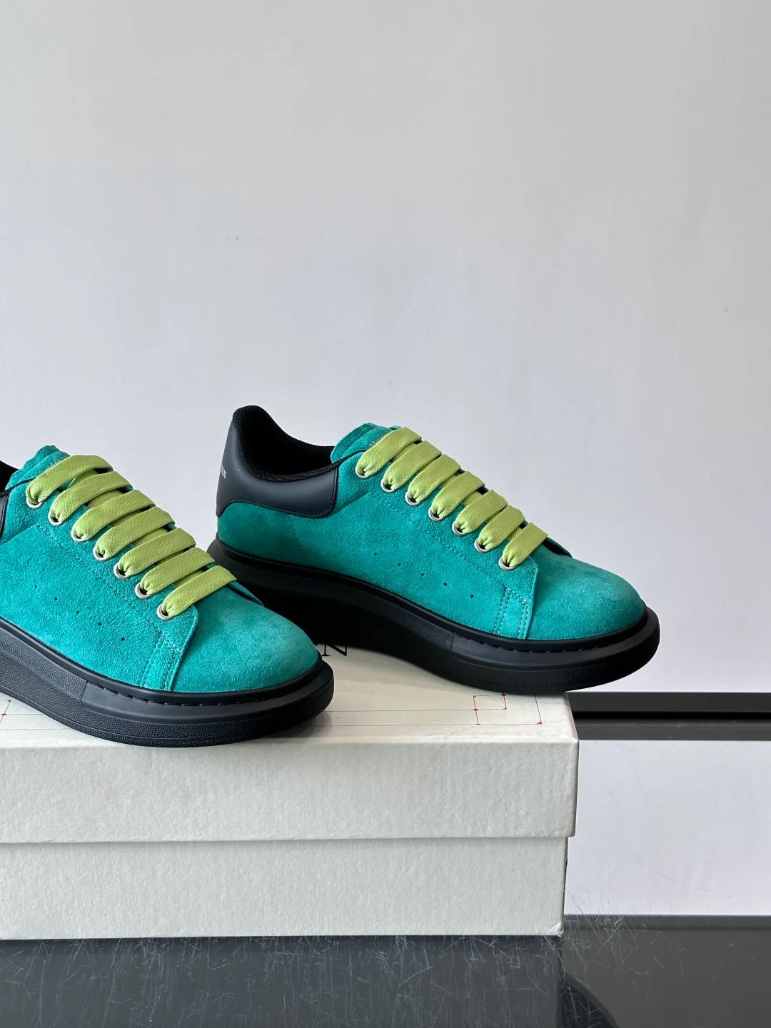 Women's Sneakers ALEXANDER MCQUEEN 17447547