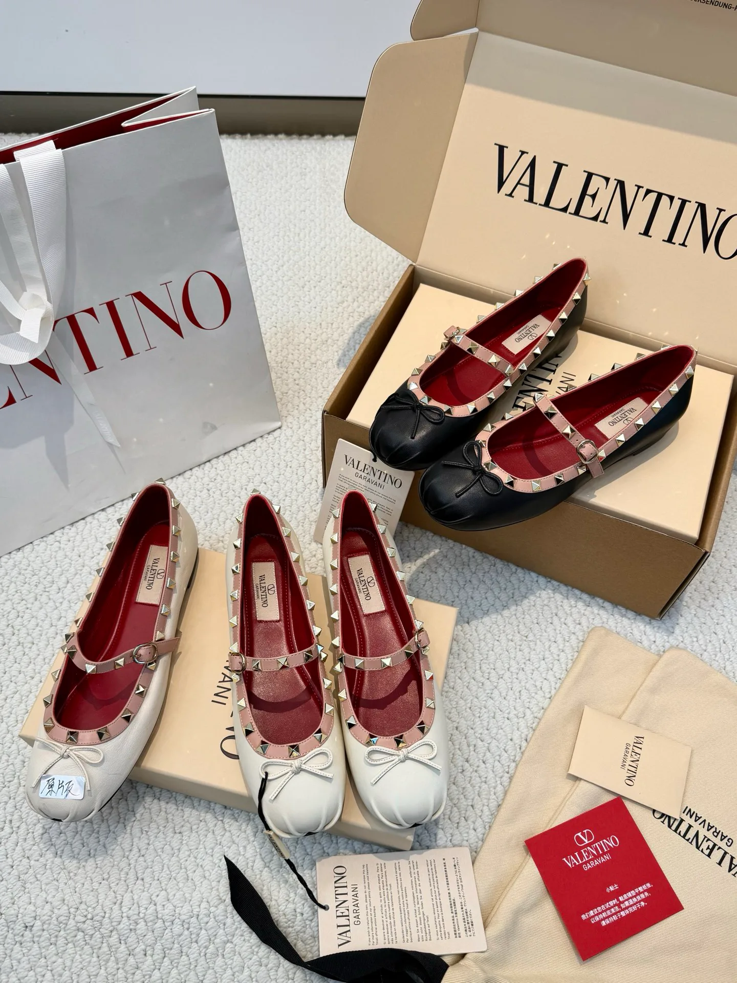 Women's Ballet Flats VALENTINO 18133415