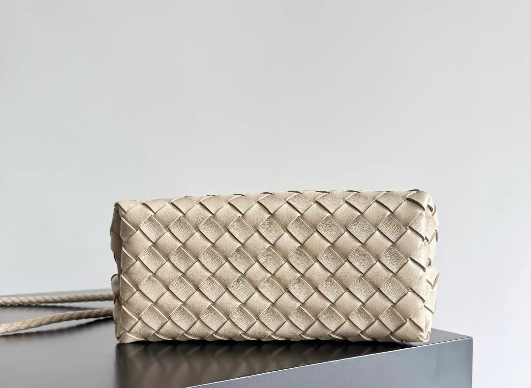 Women's Classic Handbags BOTTEGA VENETA 17792039