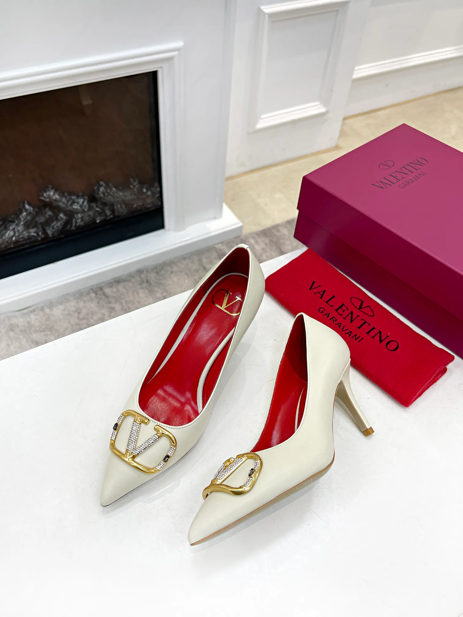 Women's Heels VALENTINO 17956844