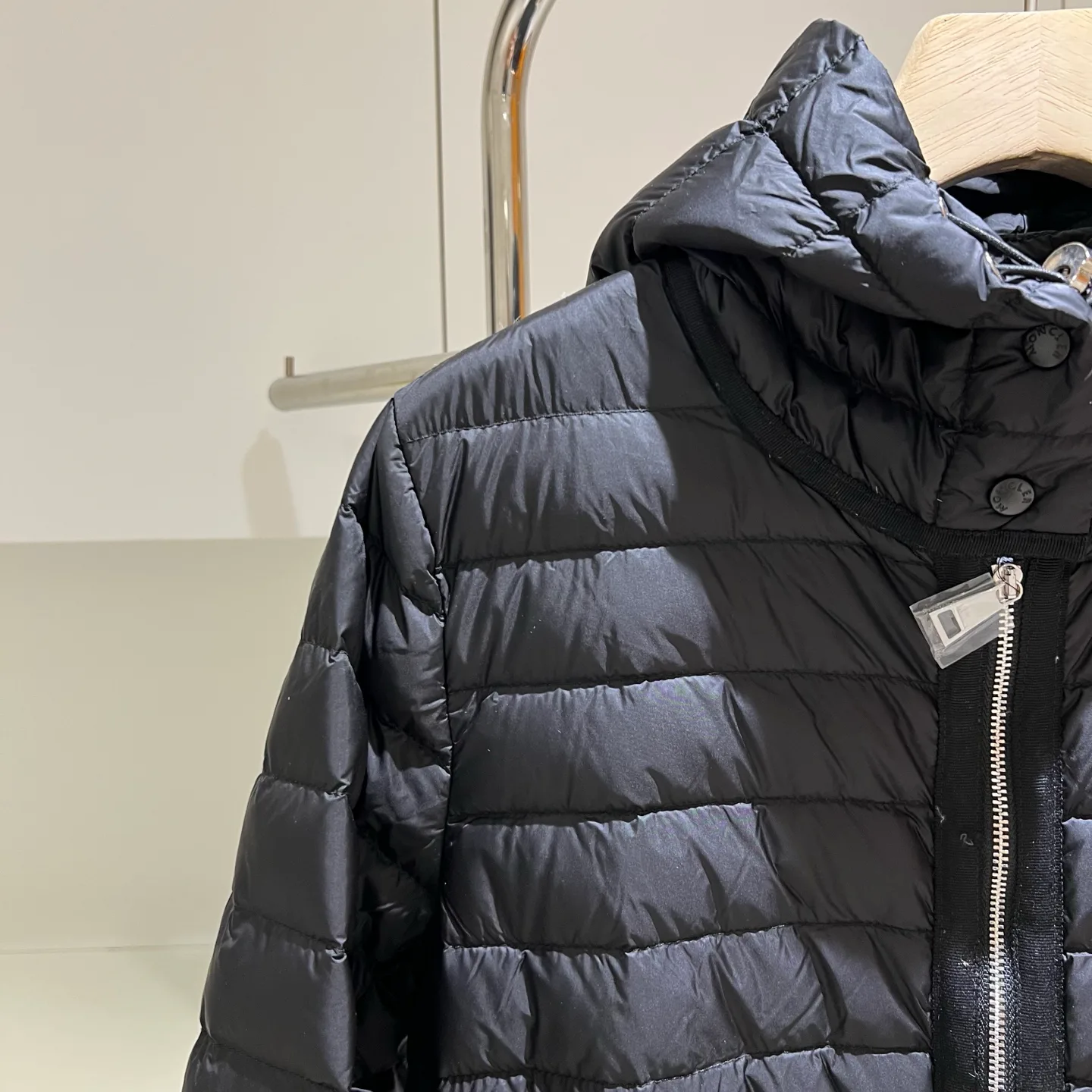 Women's Jackets And Down Jackets MONCLER 18180089