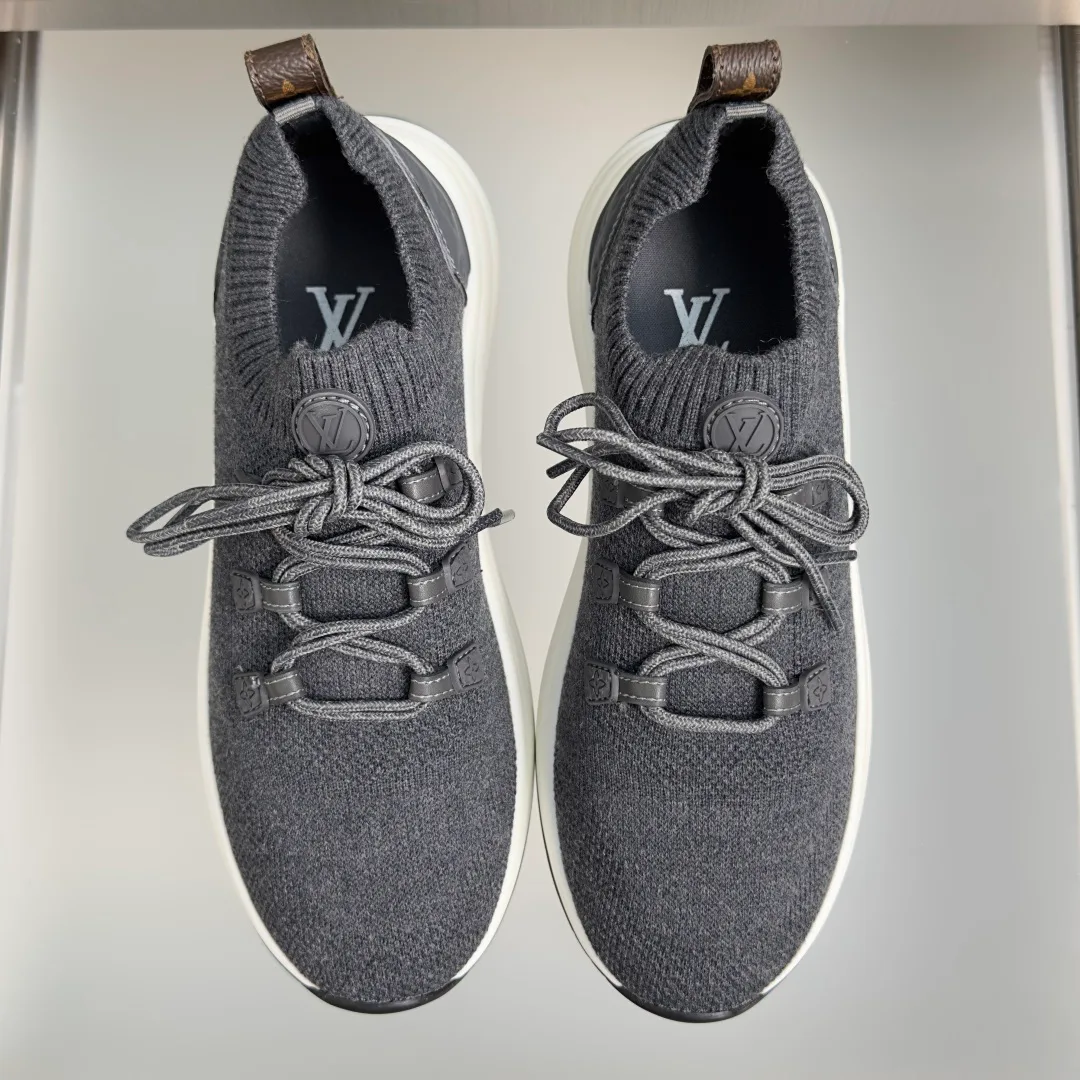 Women's Sneakers LOUIS VUITTON 17950528