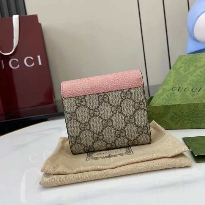 Women's Clutches GUCCI 18463181