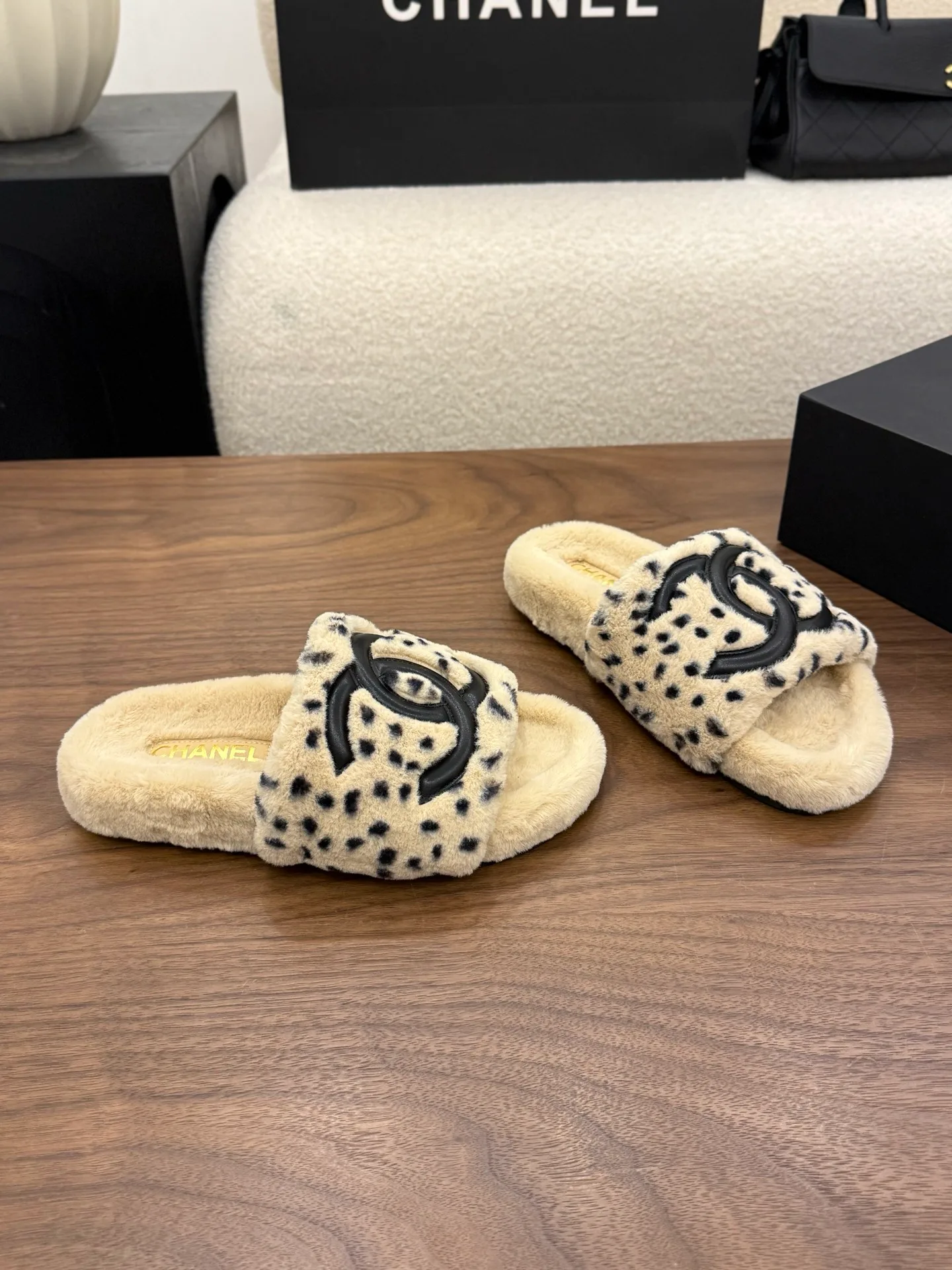 Women's Slippers CHANEL 18223622