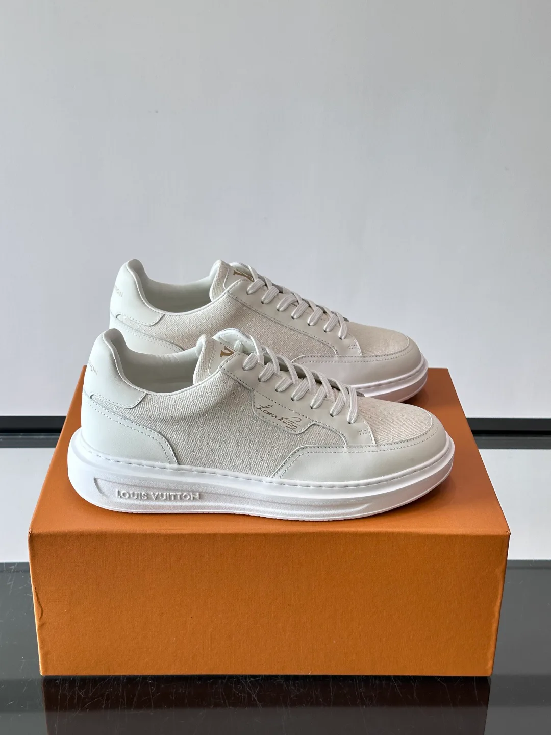 Women's Sneakers LOUIS VUITTON 18102292
