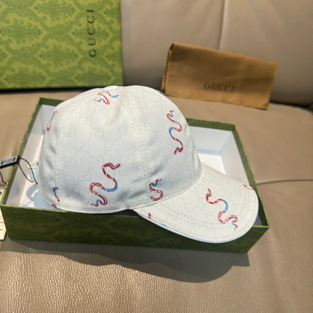 Hats GUCCI 18347095