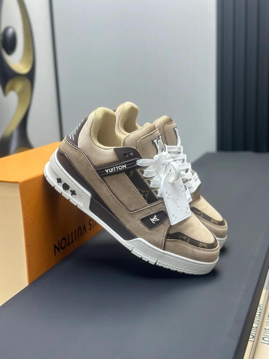 Women's Sneakers LOUIS VUITTON 18011614