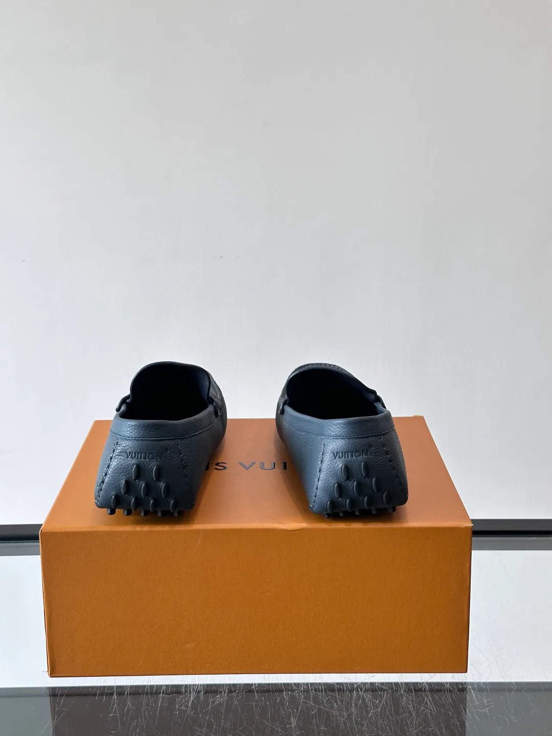 Men's Loafers And Dress Shoes LOUIS VUITTON 17646134