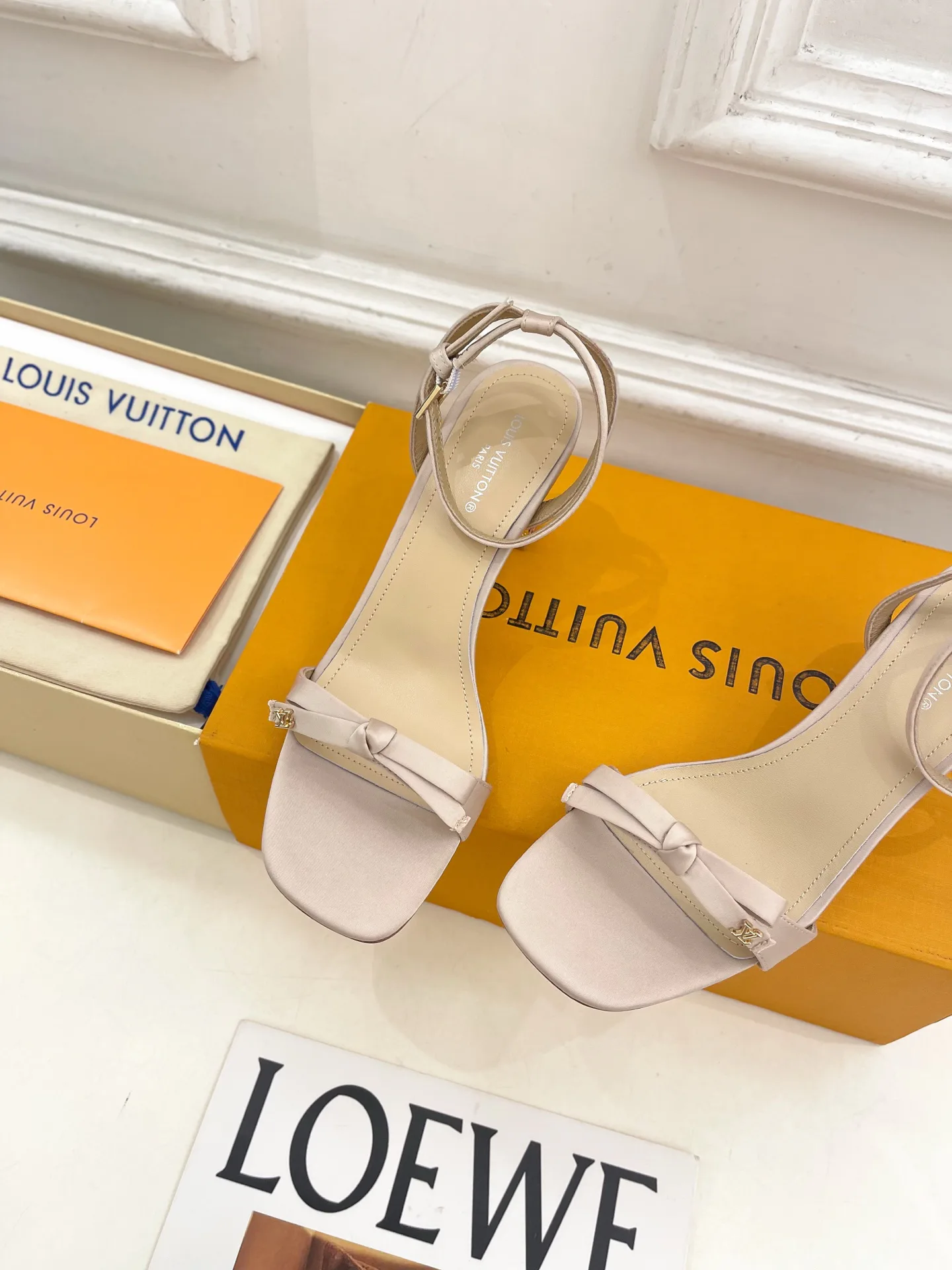 Women's Open-Toe Sandals LOUIS VUITTON 18034967