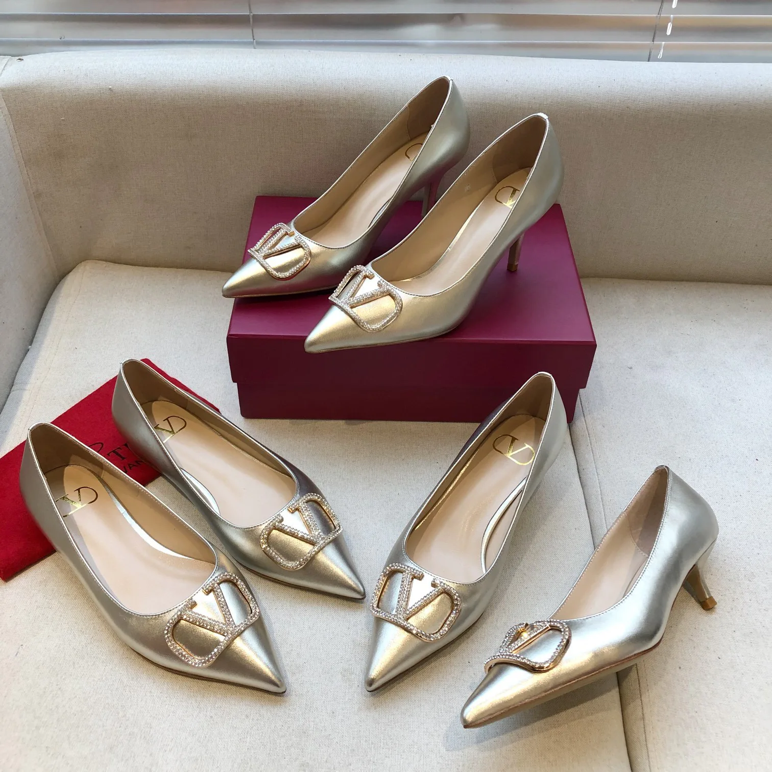 Women's Heels VALENTINO 17956874