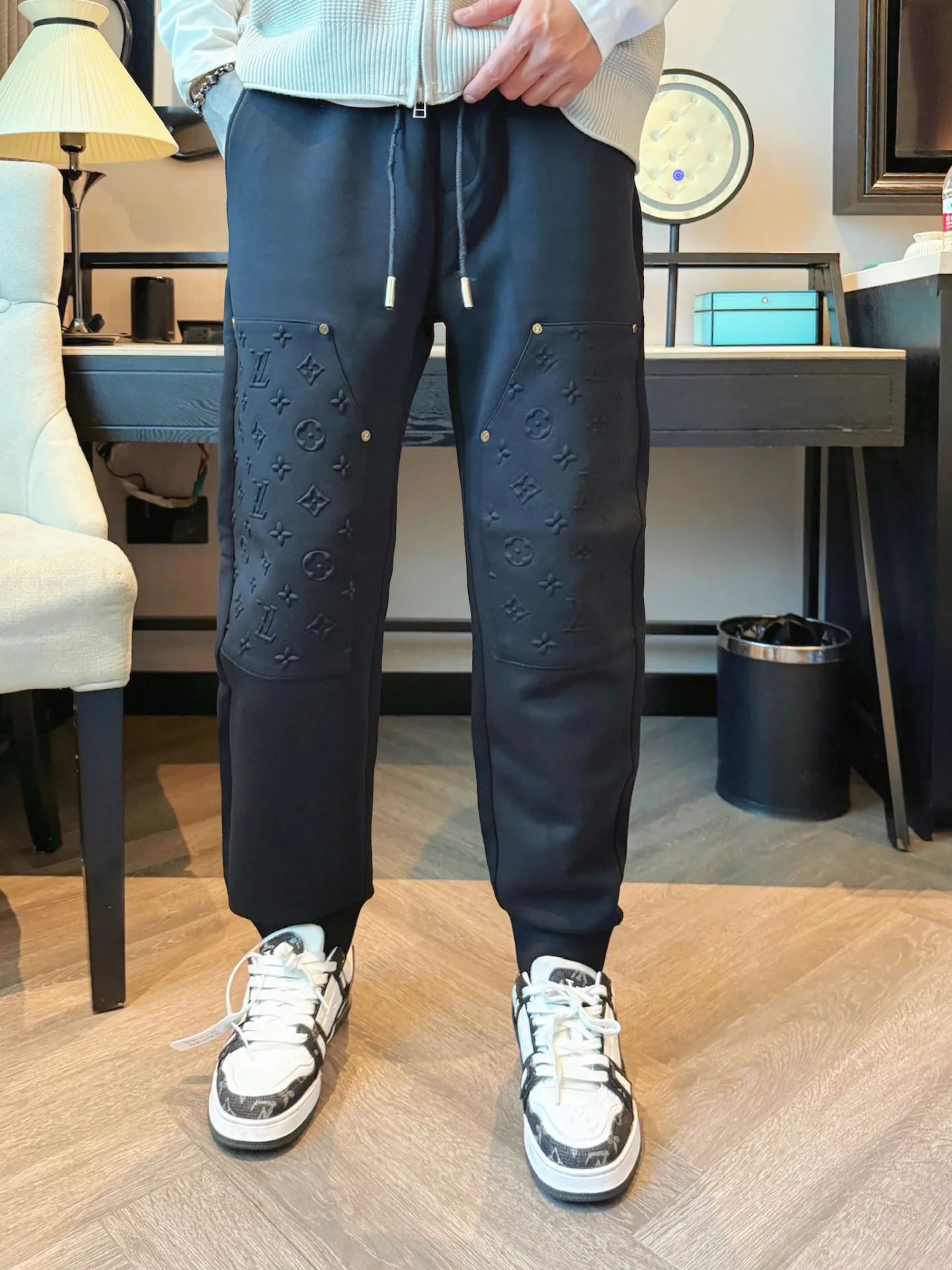Men's Trousers LOUIS VUITTON 18499691
