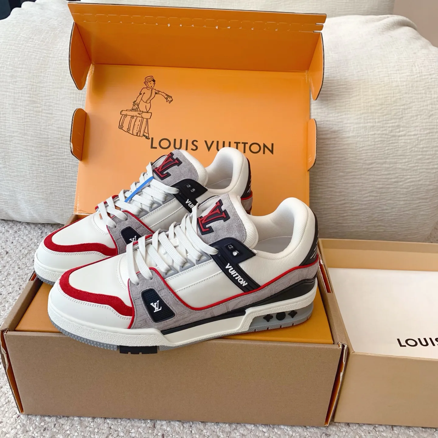 Men's Sneakers LOUIS VUITTON 18258376