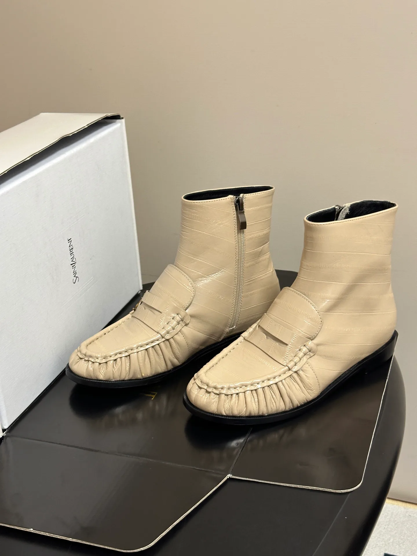 Women's Booties SAINT LAURENT 18340997