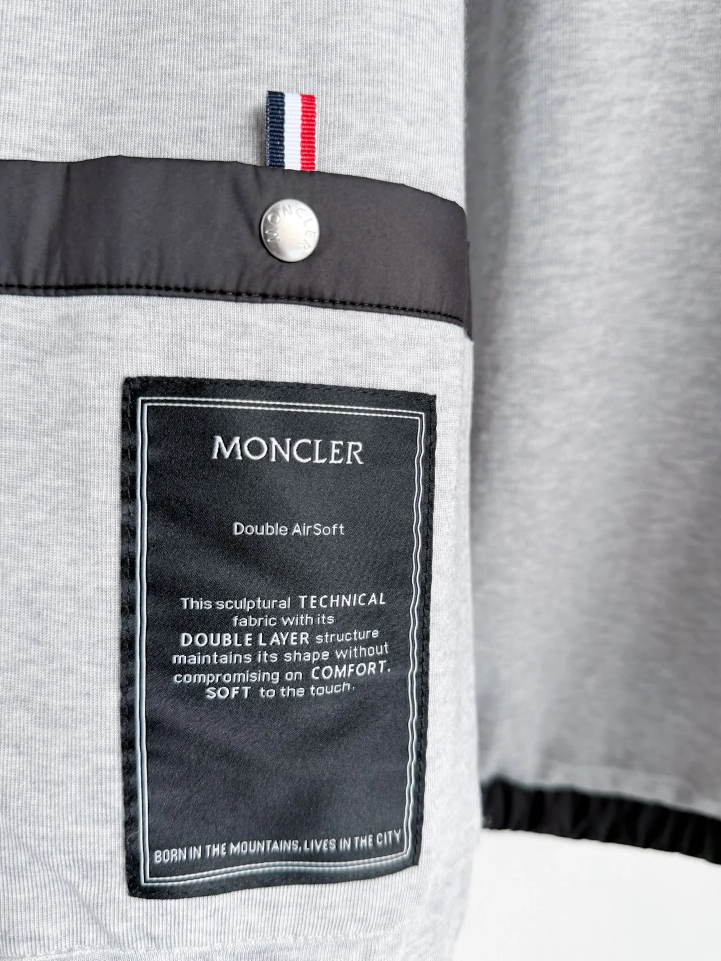 Men's Jackets And Down Jackets MONCLER 17993176