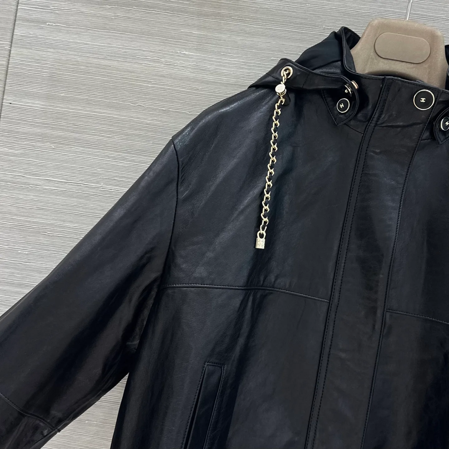 Women's Leather Jackets And Sheepskin Coats CHANEL 18173018