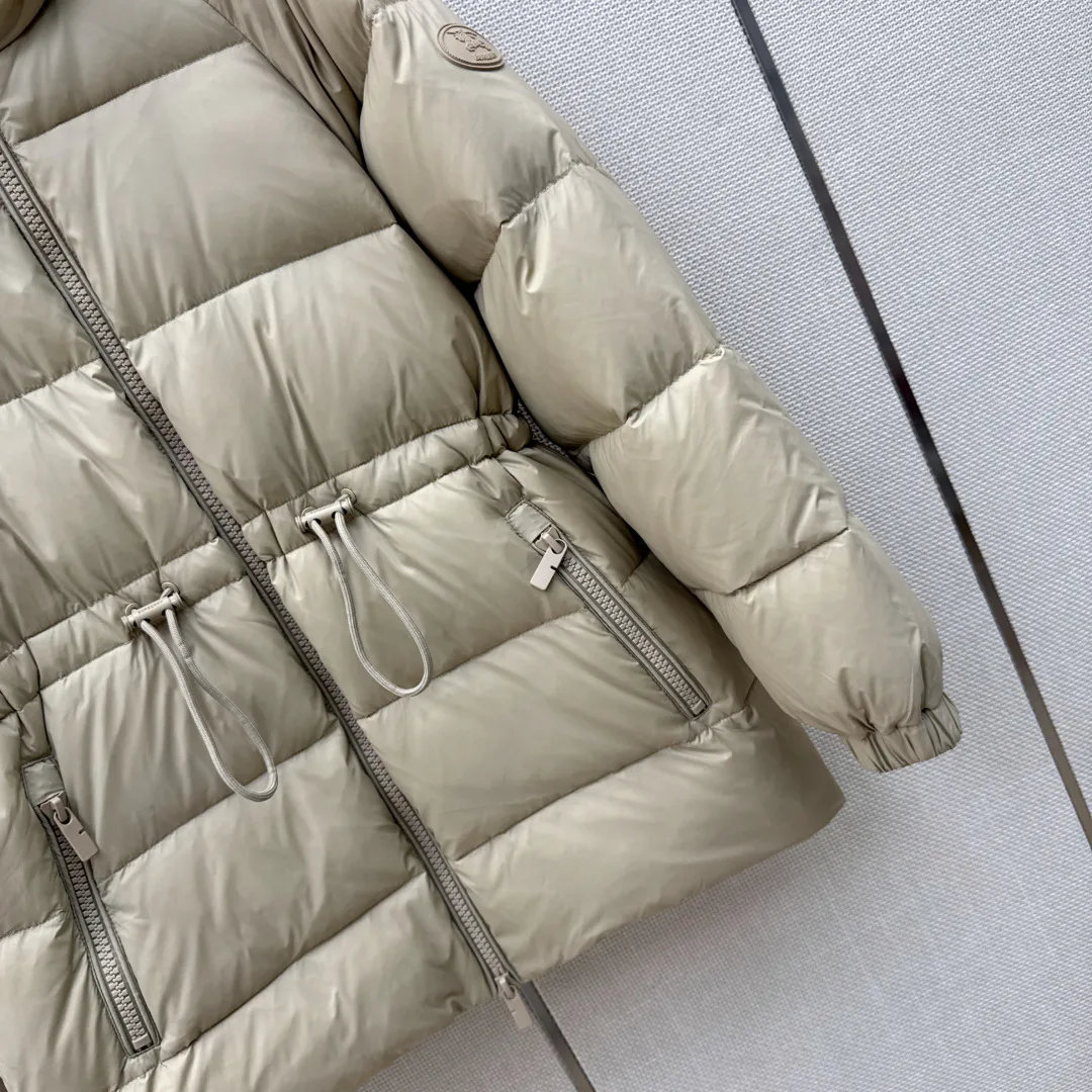 Women's Jackets And Down Jackets BURBERRY 18043182