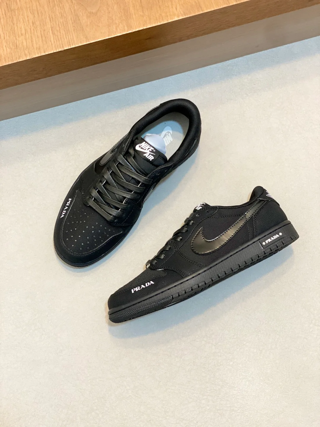 Women's Sneakers PRADA 18274571