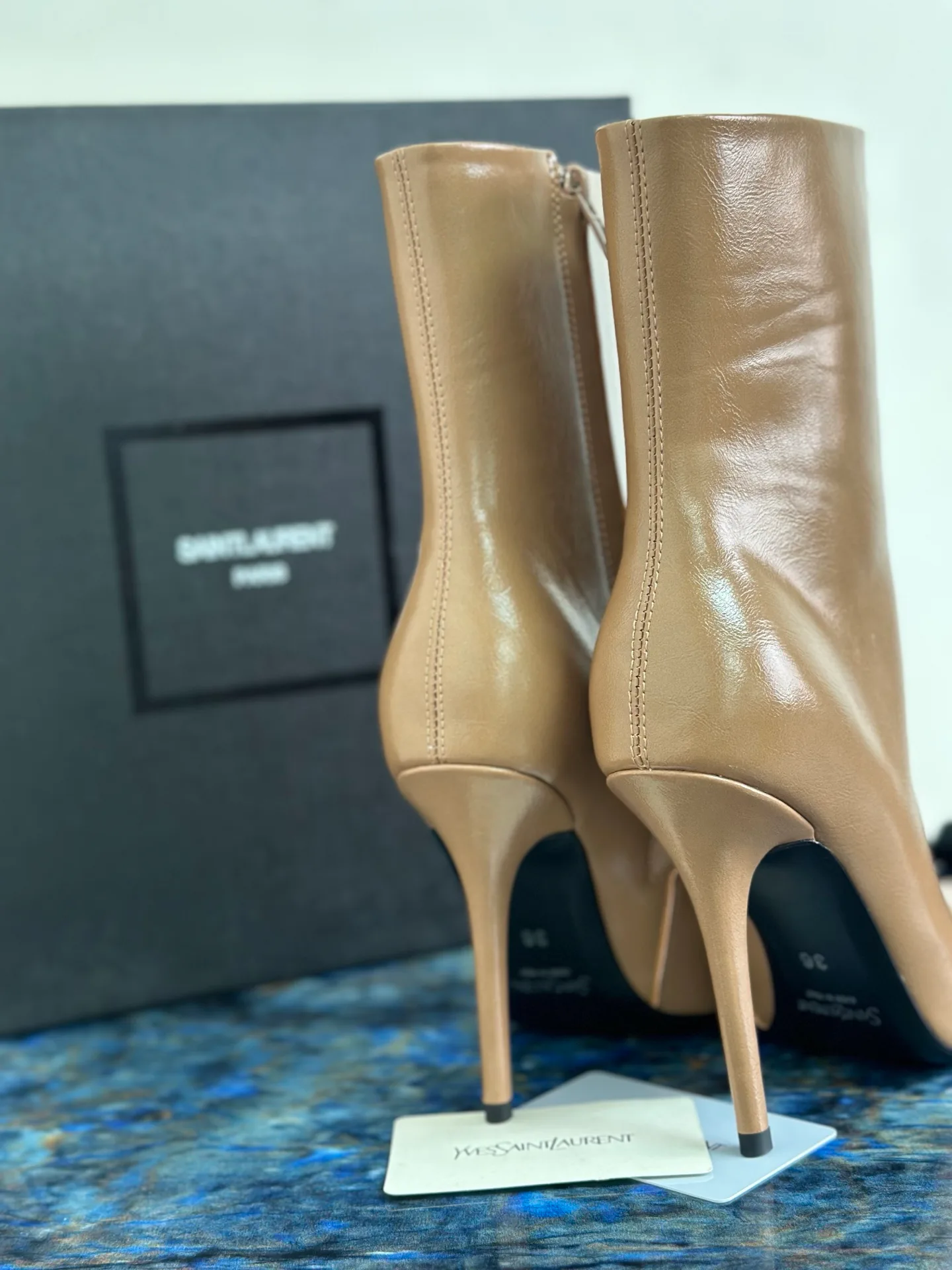 Women's Booties SAINT LAURENT 17918122