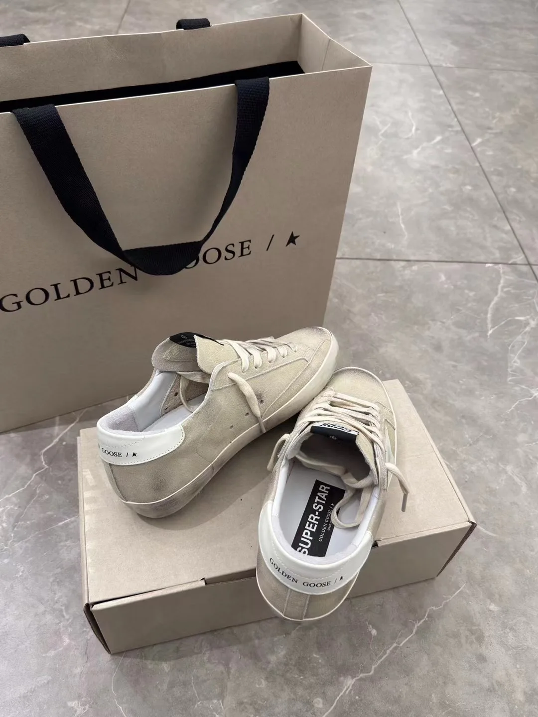 Women's Sneakers GOLDEN GOOSE 18265604