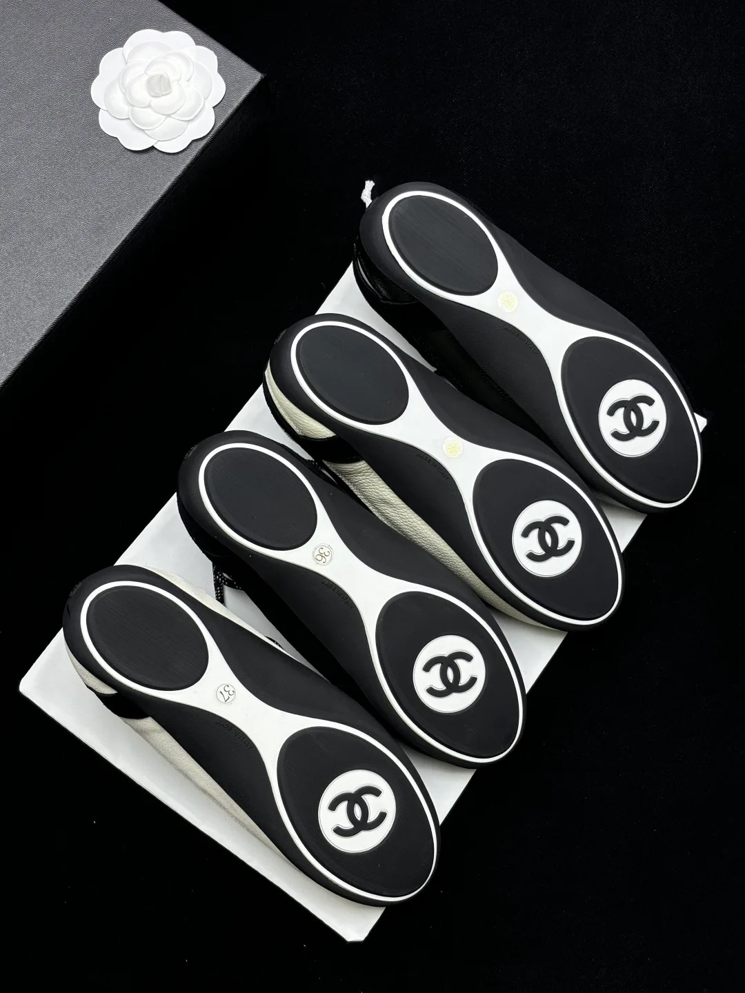 Women's Sneakers CHANEL 17795798