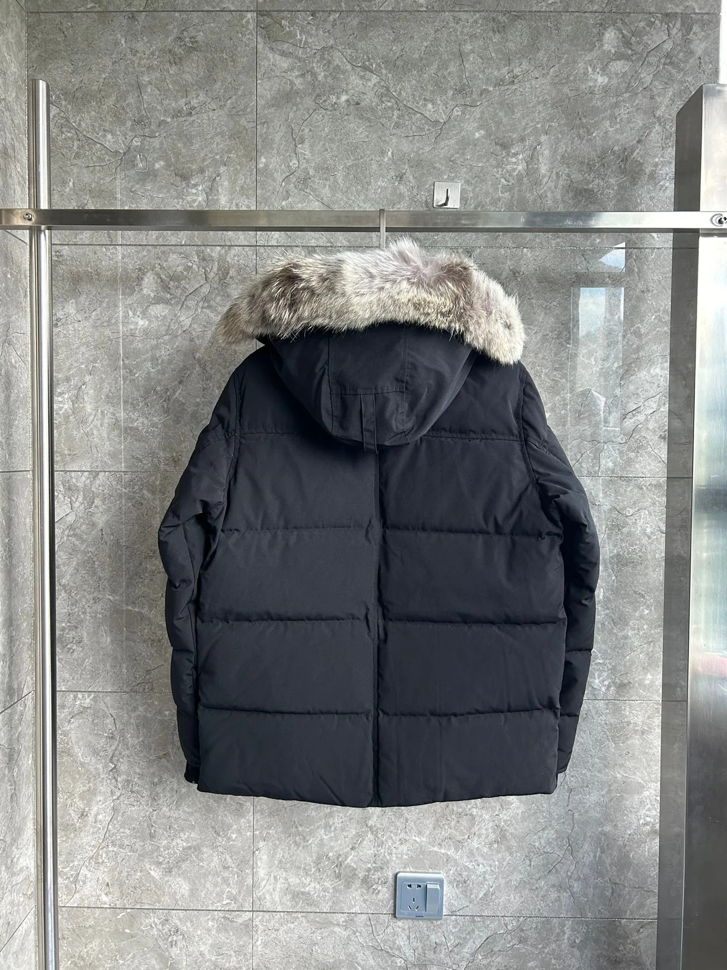 Men's Jackets And Down Jackets CANADA GOOSE 18111618