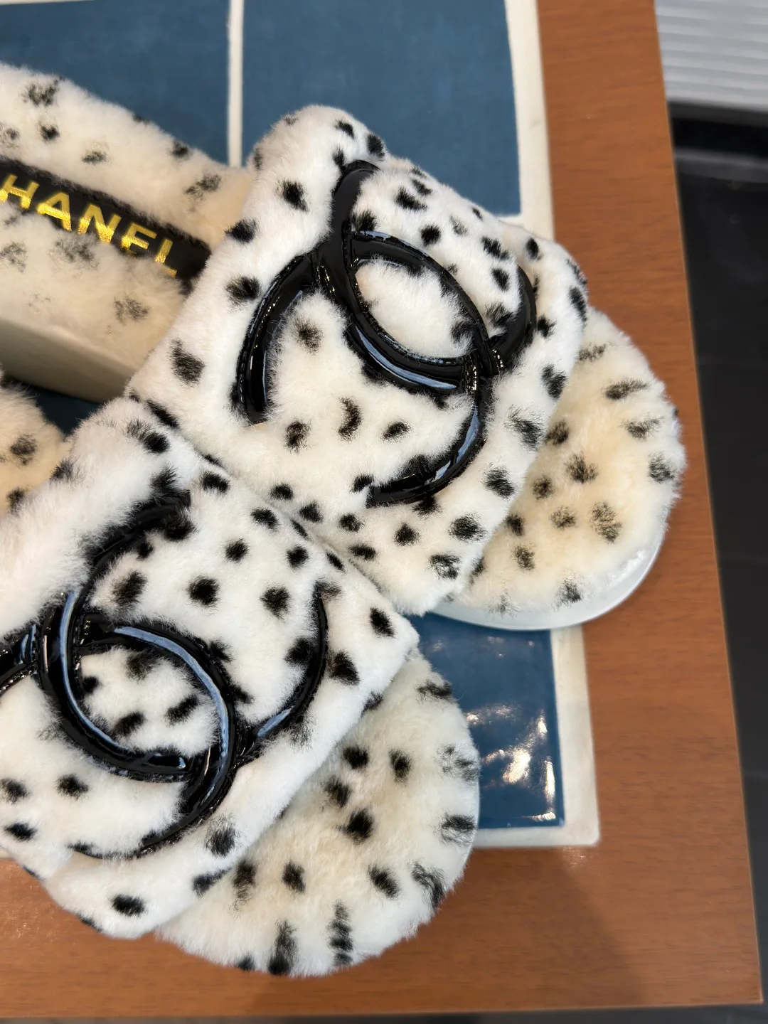 Women's Slippers CHANEL 18251946